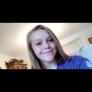 Meet your Posher, Adriana